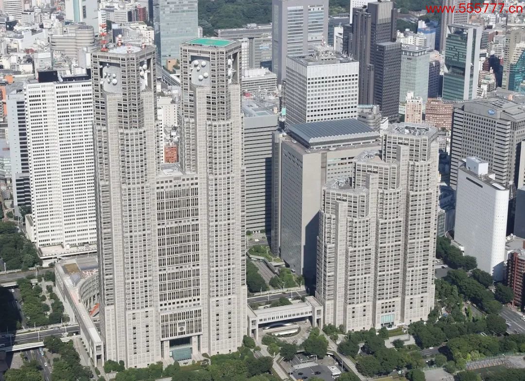 位于新宿区的东京齐政府与议会办公楼